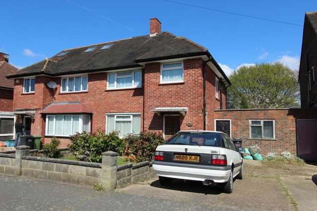  Image of 3 bedroom Semi-Detached house for sale in Chaucer Green Croydon CR0 at Chaucer Green  Shirley, CR0 7BP