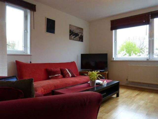  Image of 1 bedroom Flat to rent in Chesterton Close London SW18 at Chesterton Close  London, SW18 1SD