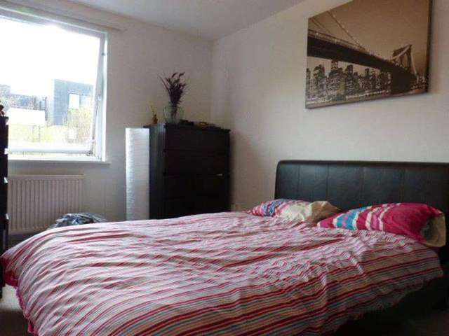  Image of 1 bedroom Flat to rent in Chesterton Close London SW18 at Chesterton Close  London, SW18 1SD