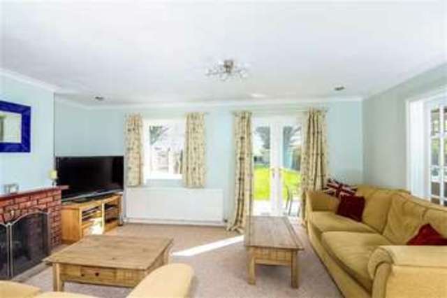  Image of 4 bedroom Property for sale in Draycott Road Chiseldon Swindon SN4 at Draycott Road Chiseldon Chiseldon, SN4 0LT