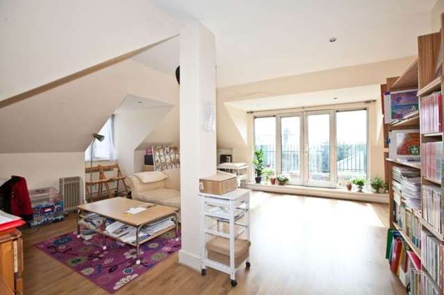  Image of 2 bedroom Flat for sale in Silver Crescent London W4 at Chiswick, W4 5SF