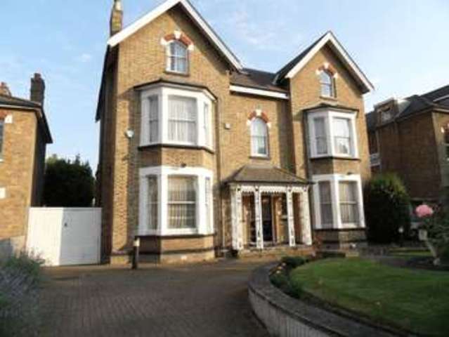  Image of 8 bedroom Detached house to rent in Christ Church Road Berrylands Surbiton KT5 at Christ Church Road  Surbiton, KT5 8JJ
