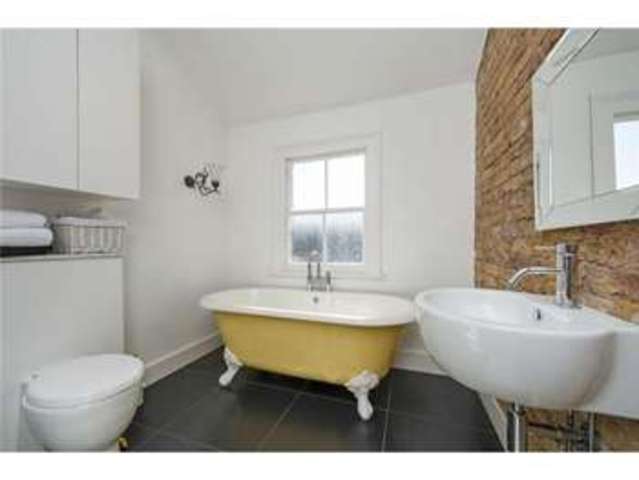 Image of 4 bedroom Flat for sale in Church Road London SW13 at Church Road  Barnes, SW13 0DQ