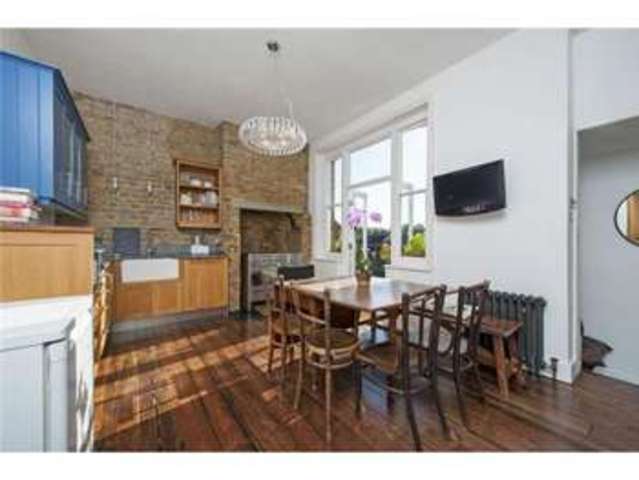  Image of 4 bedroom Flat for sale in Church Road London SW13 at Church Road  Barnes, SW13 0DQ