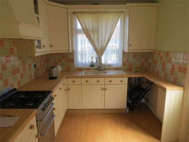  Image of 3 bedroom Detached house for sale in Chyngton Gardens Seaford BN25 at Seaford, BN25 3RT
