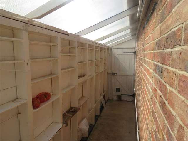 Image of 3 bedroom Detached house for sale in Chyngton Gardens Seaford BN25 at Seaford, BN25 3RT