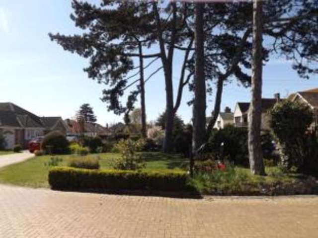  Image of 3 bedroom Bungalow for sale in Holland Road Holland-on-Sea Clacton-on-Sea CO15 at Clacton-on-Sea Essex Clacton-on-Sea, CO15 6HB