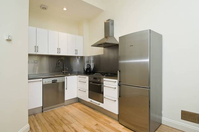 Image of 2 bedroom Ground Flat to rent in Clanricarde Gardens London W2 at Clanricarde Gardens  London, W2 4JW