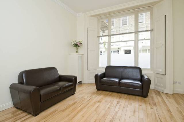  Image of 2 bedroom Ground Flat to rent in Clanricarde Gardens London W2 at Clanricarde Gardens  London, W2 4JW