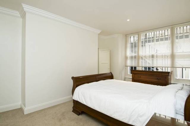  Image of 2 bedroom Ground Flat to rent in Clanricarde Gardens London W2 at Clanricarde Gardens  London, W2 4JW