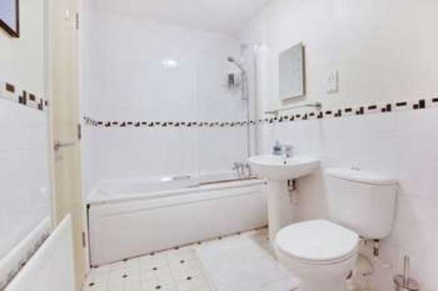  Image of 1 bedroom Flat for sale in Claremont Street London SE10 at Claremont Street  Greenwich, SE10 9LH