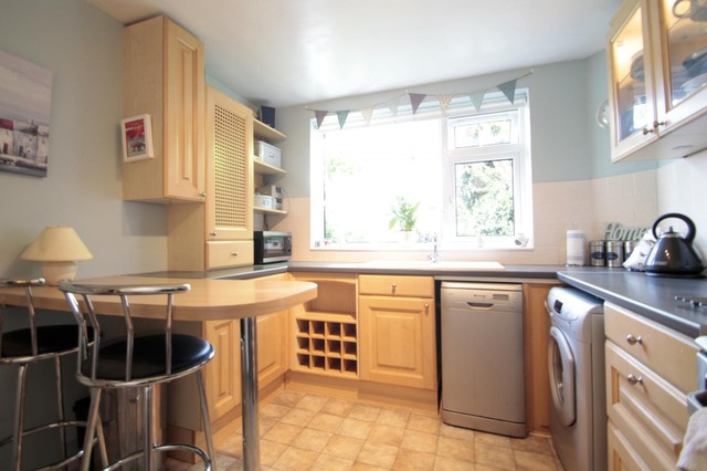  Image of 2 bedroom Flat to rent in Queens Road Hersham Walton-on-Thames KT12 at Clarence House Queens Road Walton-On-Thames, KT12 5JT