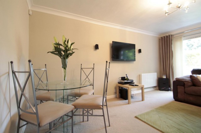  Image of 2 bedroom Flat to rent in Queens Road Hersham Walton-on-Thames KT12 at Clarence House Queens Road Walton-On-Thames, KT12 5JT