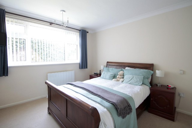  Image of 2 bedroom Flat to rent in Queens Road Hersham Walton-on-Thames KT12 at Clarence House Queens Road Walton-On-Thames, KT12 5JT