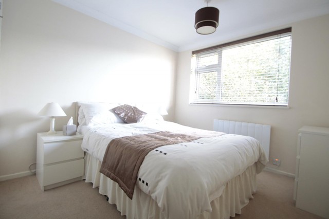  Image of 2 bedroom Flat to rent in Queens Road Hersham Walton-on-Thames KT12 at Clarence House Queens Road Walton-On-Thames, KT12 5JT