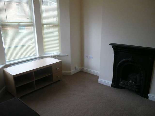  Image of 3 bedroom Detached house to rent in Clarendon Road Southampton SO16 at Shirley  Southampton, SO16 4GB