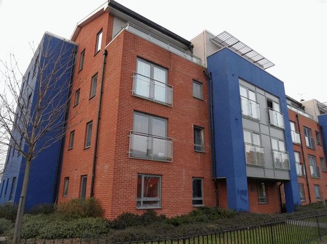  Image of 2 bedroom Flat for sale in Cleeve Way Sutton SM1 at Cleeve Way  SUTTON, SM1 3TX