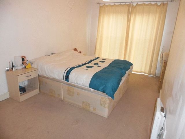  Image of 2 bedroom Flat for sale in Cleeve Way Sutton SM1 at Cleeve Way  SUTTON, SM1 3TX