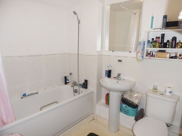  Image of 2 bedroom Flat for sale in Cleeve Way Sutton SM1 at Cleeve Way  SUTTON, SM1 3TX