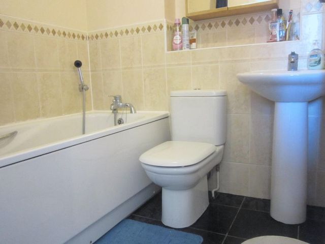  Image of 3 bedroom Semi-Detached house to rent in Clifton Moor Oakhill Milton Keynes MK5 at Clifton Moor Oakhill Milton Keynes, MK5 6FZ