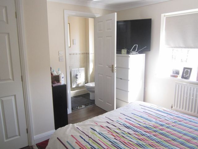  Image of 3 bedroom Semi-Detached house to rent in Clifton Moor Oakhill Milton Keynes MK5 at Clifton Moor Oakhill Milton Keynes, MK5 6FZ