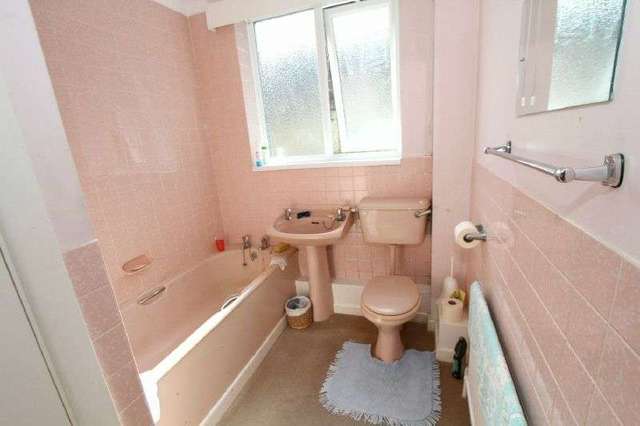  Image of 2 bedroom Ground Flat for sale in Clifton Close Swanage BH19 at Swanage, BH19 1NW
