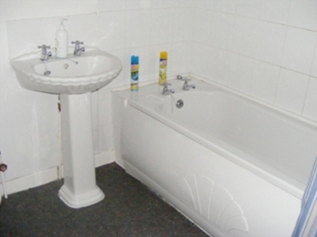  Image of 2 bedroom Flat to rent in Cochran Street Paisley PA1 at Paisley Renfrewshire Renfrewshire, PA1 1JZ