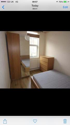  Image of 3 bedroom Flat to rent in Colenso Road London E5 at Hackney  London, E5 0SL