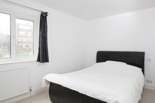  Image of 3 bedroom End of Terrace to rent in Columbine Way Lewisham Road London SE13 at Columbine Way Lewisham Road London, SE13 7LQ