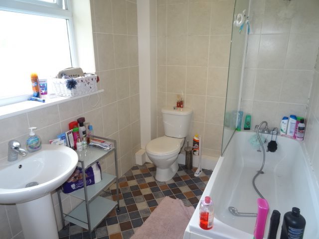  Image of 6 bedroom House Share to rent in Comer Gardens Worcester WR2 at St Johns Worcester St John