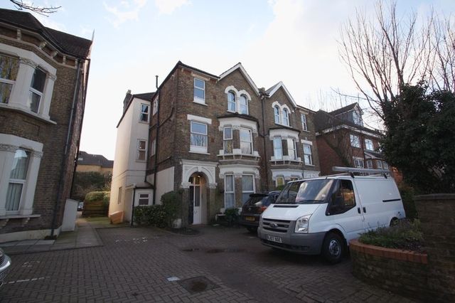  Image of 2 bedroom Flat to rent in Coombe Road Croydon CR0 at Coombe Road  Croydon, CR0 5SG
