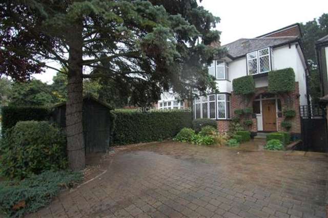  Image of 4 bedroom Semi-Detached house to rent in Copthall Drive London NW7 at Mill Hill, NW7 2NB