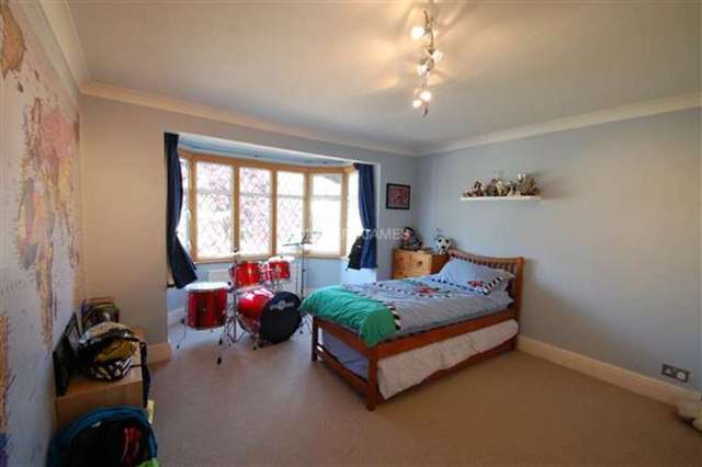  Image of 4 bedroom Semi-Detached house to rent in Copthall Drive London NW7 at Mill Hill, NW7 2NB