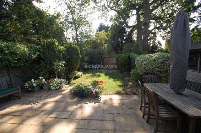  Image of 4 bedroom Semi-Detached house to rent in Copthall Drive London NW7 at Mill Hill, NW7 2NB