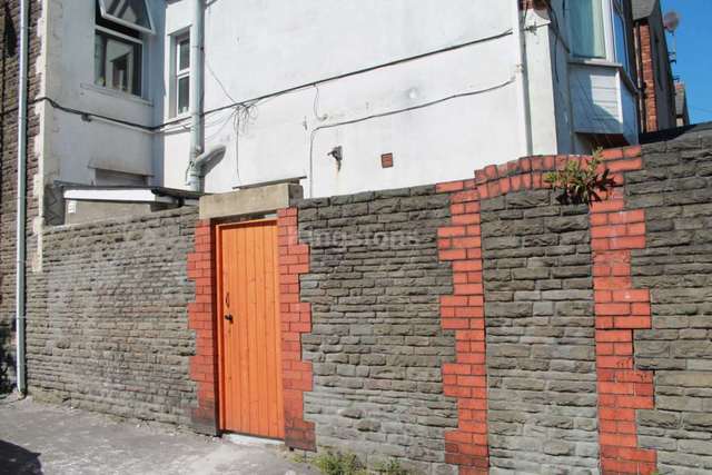  Image of 1 bedroom Detached house to rent in Corporation Road Cardiff CF11 at Corporation Road Grangetown Cardiff, CF11 7AN