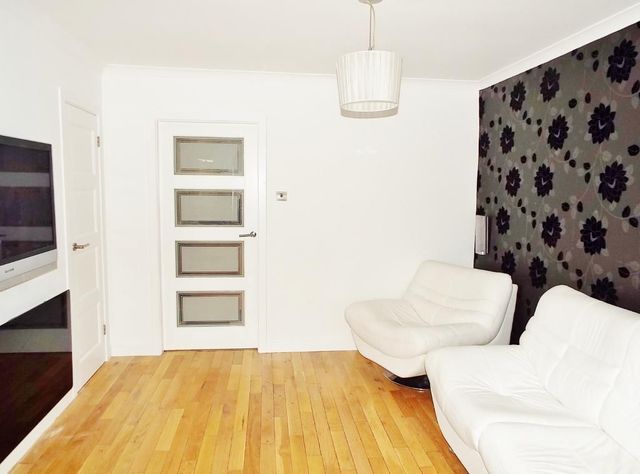 Image of 3 bedroom Detached house to rent in Craigengar Avenue Uphall Broxburn EH52 at Uphall West Lothian West Lothian, EH52 5SQ