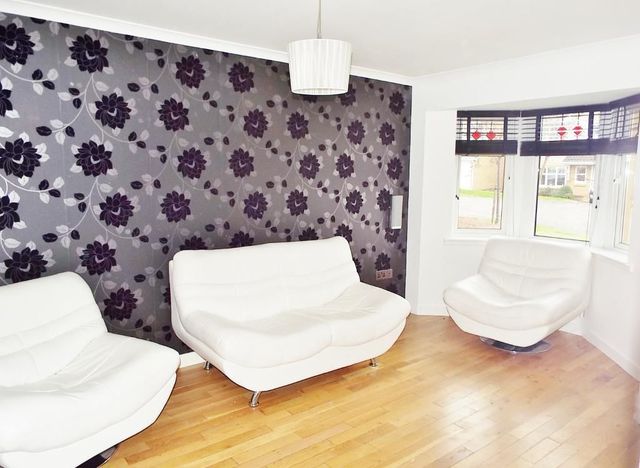  Image of 3 bedroom Detached house to rent in Craigengar Avenue Uphall Broxburn EH52 at Uphall West Lothian West Lothian, EH52 5SQ