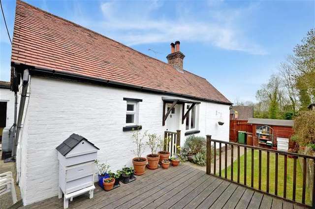  Image of 2 bedroom Detached house for sale in Cranbrook Road Hawkhurst Cranbrook TN18 at Hawkhurst Kent Hawkhurst, TN18 4BG