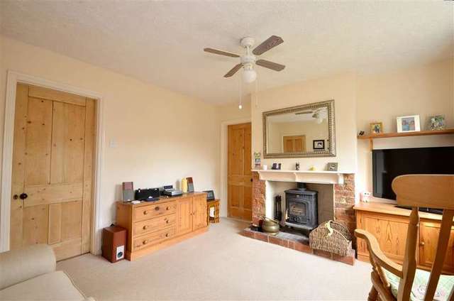  Image of 2 bedroom Detached house for sale in Cranbrook Road Hawkhurst Cranbrook TN18 at Hawkhurst Kent Hawkhurst, TN18 4BG