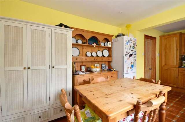  Image of 2 bedroom Detached house for sale in Cranbrook Road Hawkhurst Cranbrook TN18 at Hawkhurst Kent Hawkhurst, TN18 4BG