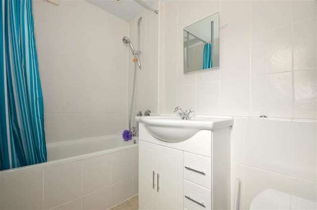  Image of 2 bedroom Detached house for sale in Cranbrook Road Hawkhurst Cranbrook TN18 at Hawkhurst Kent Hawkhurst, TN18 4BG