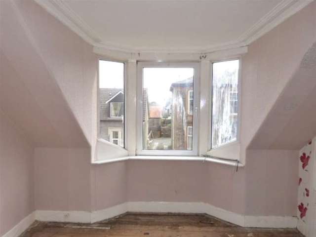  Image of 2 bedroom Flat for sale in Cromwell Street Dunoon PA23 at Dunoon, PA23 7AX