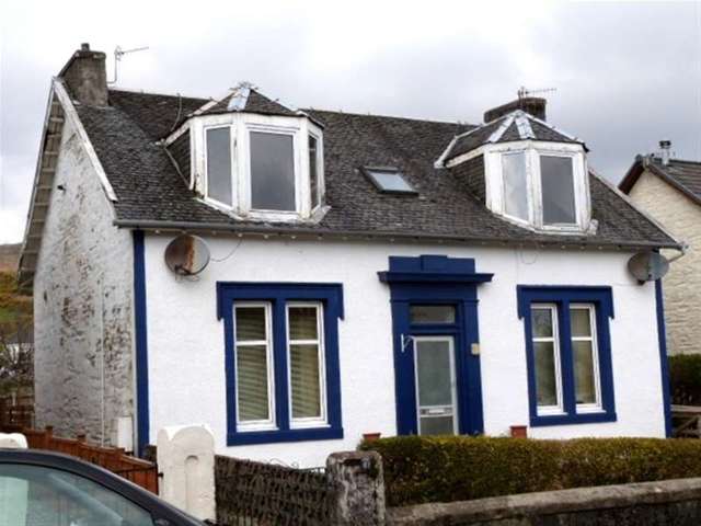  Image of 2 bedroom Flat for sale in Cromwell Street Dunoon PA23 at Dunoon, PA23 7AX
