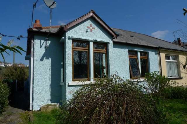 Image of 4 bedroom Semi-Detached house for sale in Crumlin Road Pontypool NP4 at Pontypool, NP4 6AT