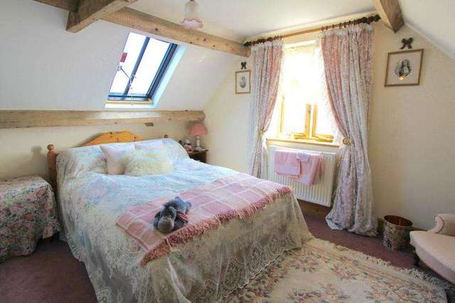  Image of 3 bedroom Semi-Detached house for sale in Cudsdens Court Great Missenden HP16 at GREAT MISSENDEN HP16 GREAT MISSENDEN, HP16 0QX