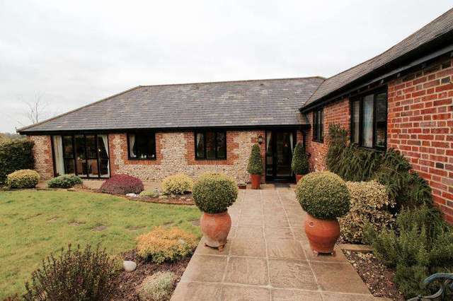  Image of 3 bedroom Semi-Detached house for sale in Cudsdens Court Great Missenden HP16 at GREAT MISSENDEN HP16 GREAT MISSENDEN, HP16 0QX