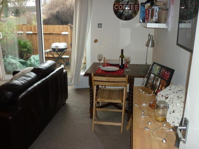  Image of 1 bedroom Flat to rent in Culverden Road London SW12 at Balham  London, SW12 9LT