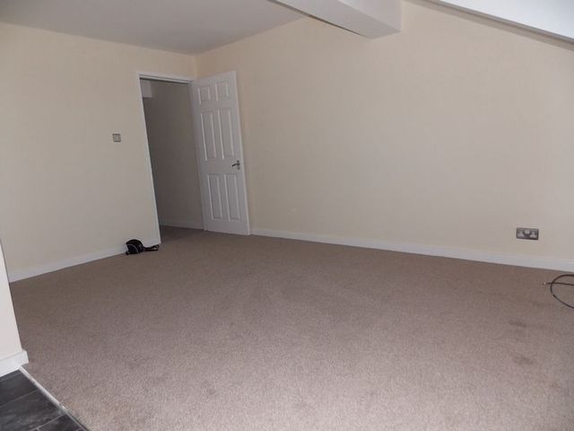  Image of 1 bedroom Flat to rent in Darlaston Road Darlaston Wednesbury WS10 at Darlaston Road  Wednesbury, WS10 7TD