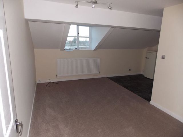  Image of 1 bedroom Flat to rent in Darlaston Road Darlaston Wednesbury WS10 at Darlaston Road  Wednesbury, WS10 7TD