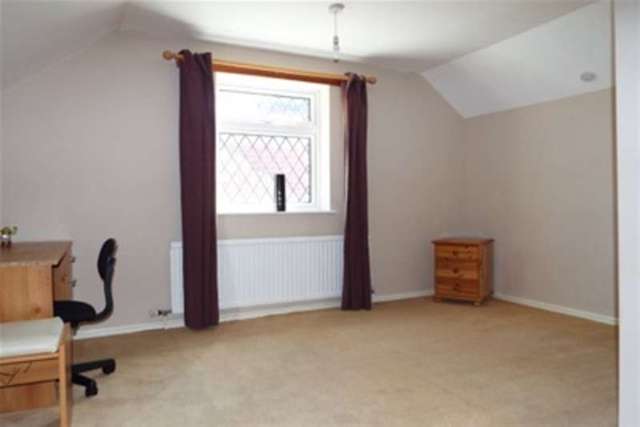  Image of 3 bedroom Bungalow to rent in Dereham Road New Costessey Norwich NR5 at Norwich, NR5 0SQ